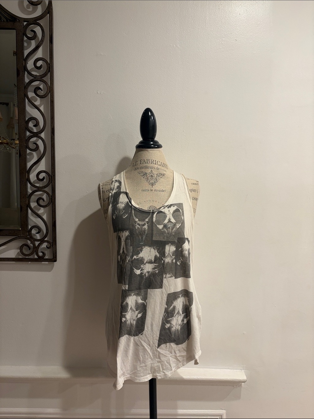 Women's Cream Graphic Tank Top - Casual Scoop Neck